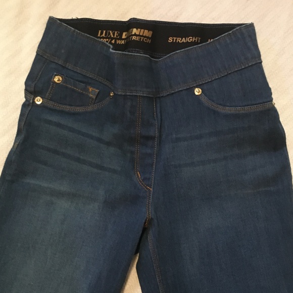 Dark Wash Luxe Denim Jeggings - Picture 3 of 8